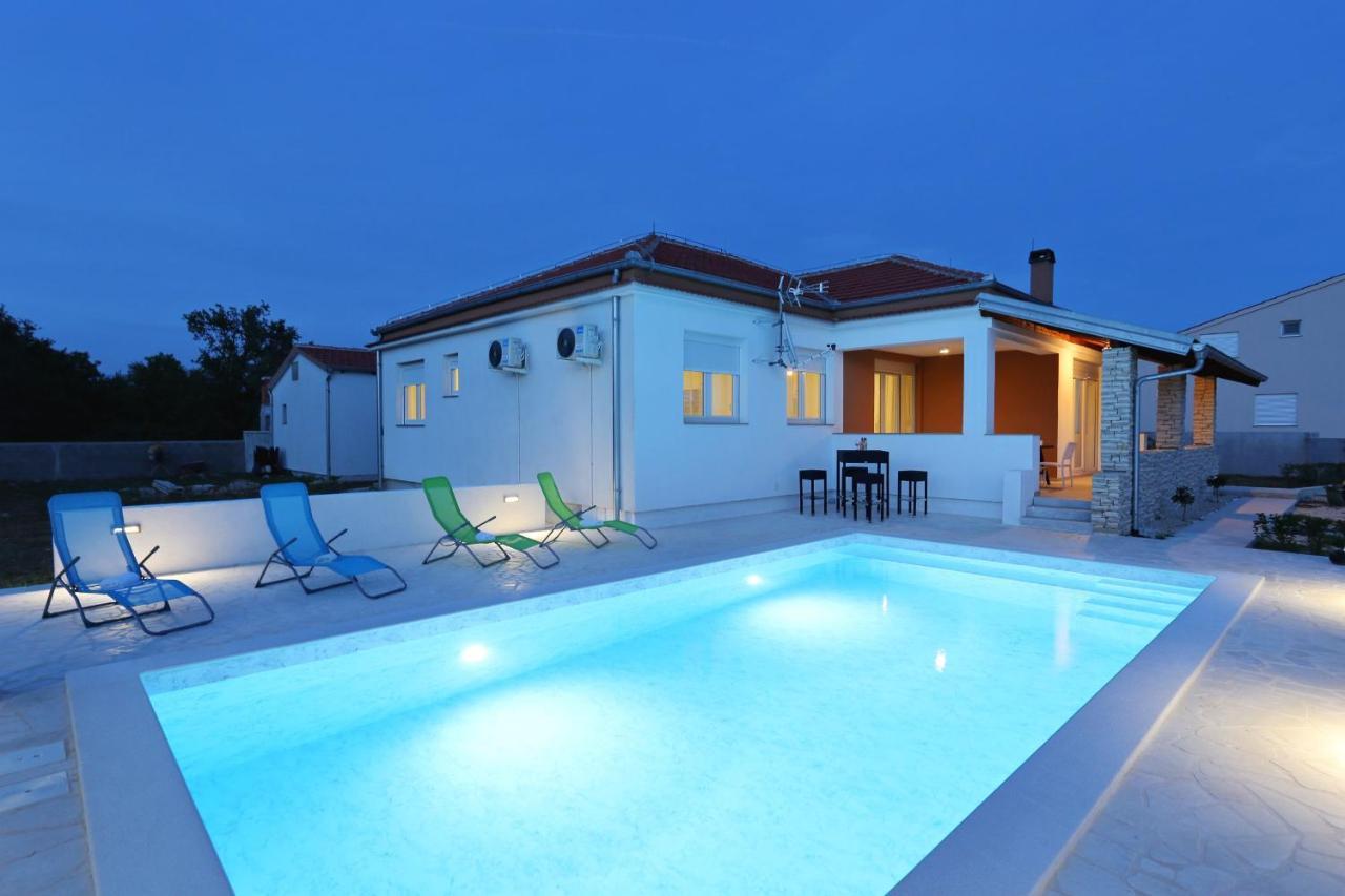 Holidayhouse Alirio With Heated Pool. Врси Екстериор снимка