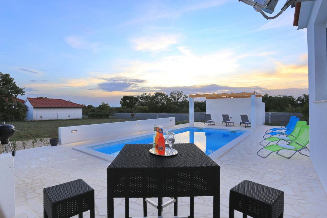 Holidayhouse Alirio With Heated Pool. Врси Екстериор снимка