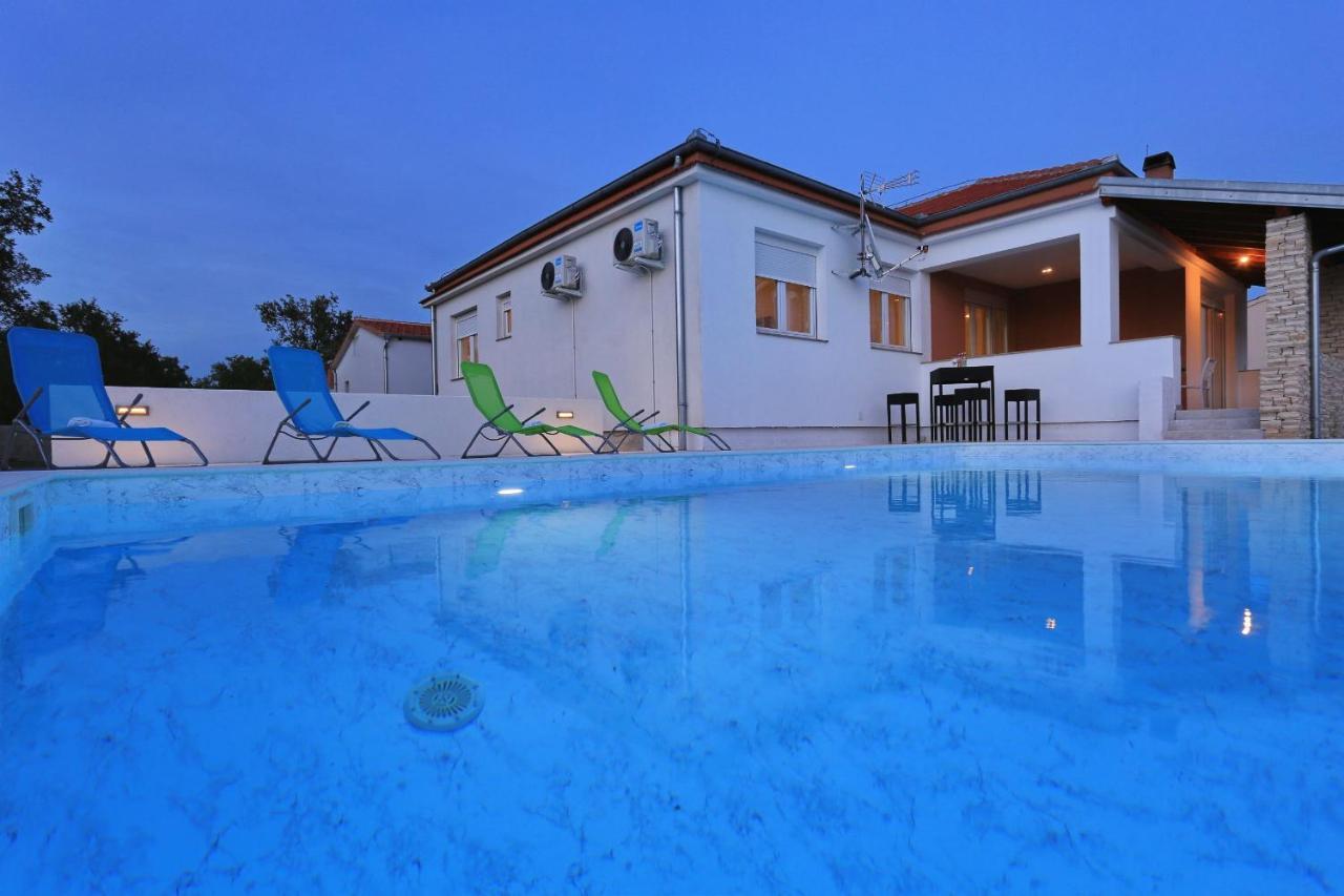 Holidayhouse Alirio With Heated Pool. Врси Екстериор снимка