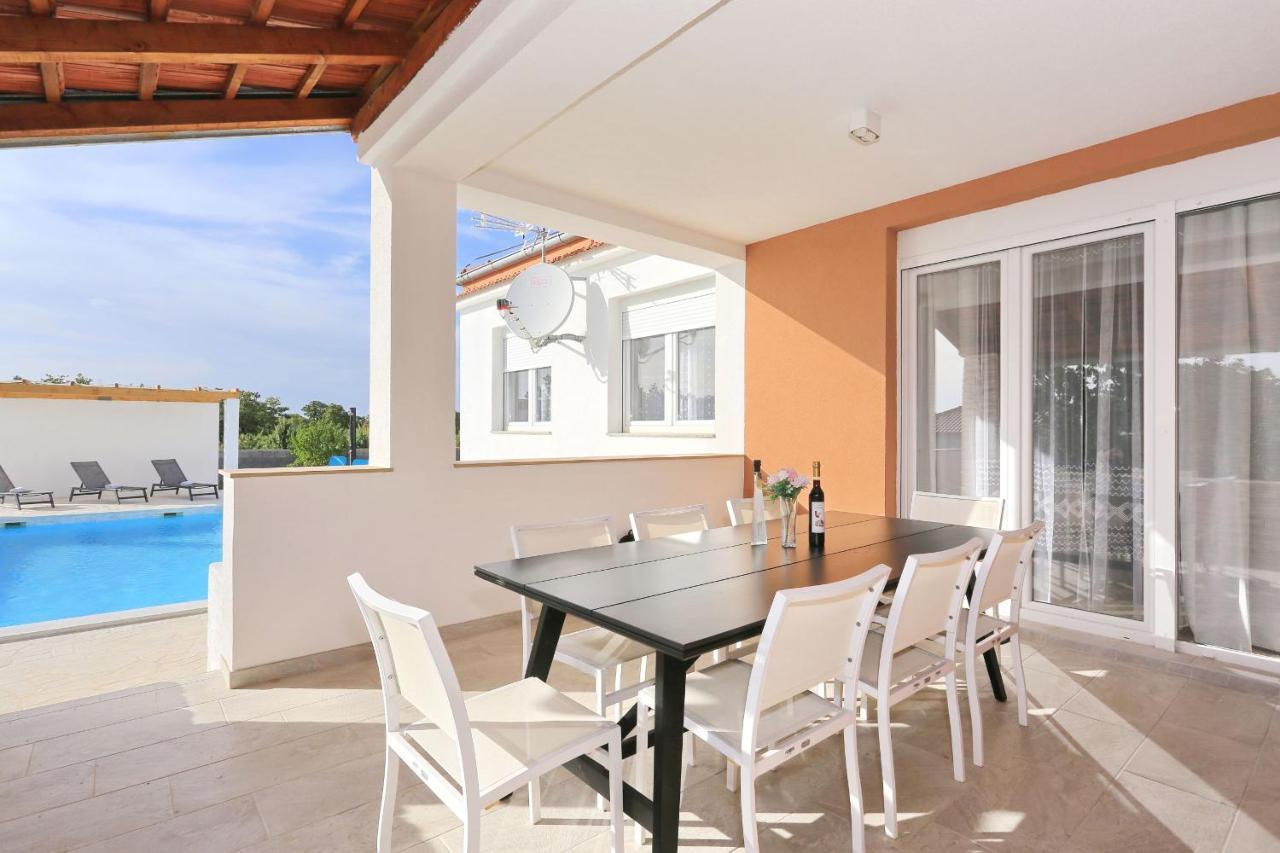 Holidayhouse Alirio With Heated Pool. Врси Екстериор снимка