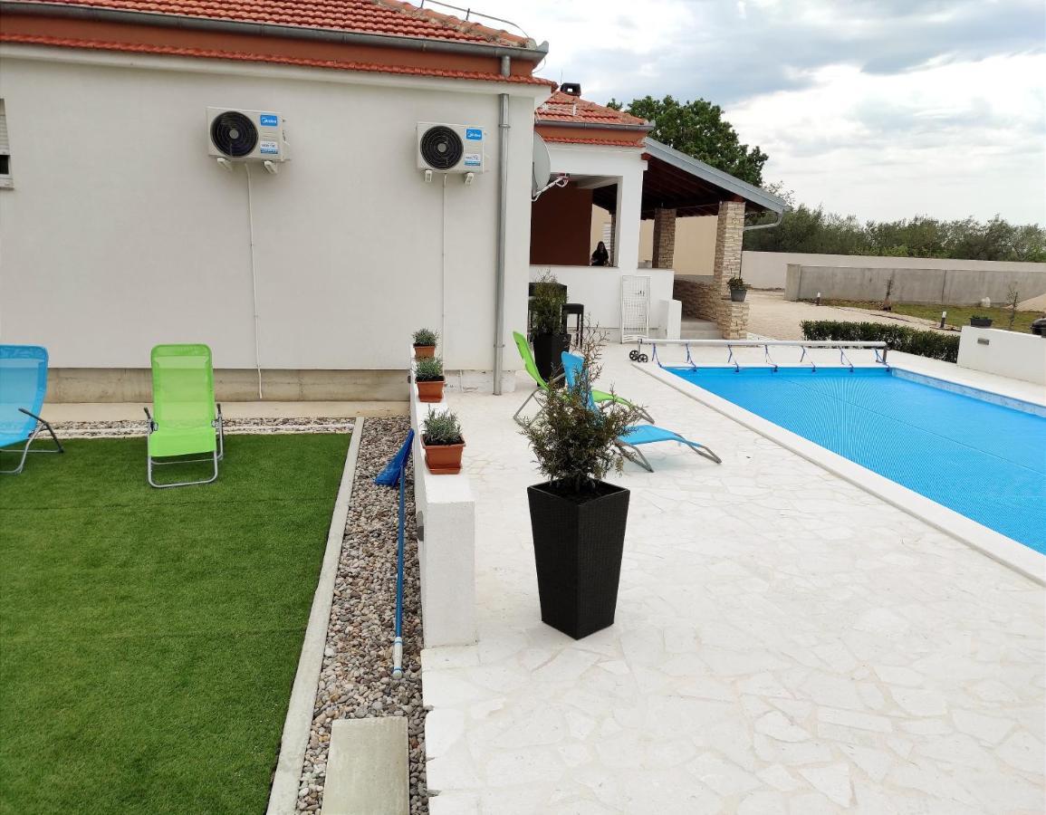 Holidayhouse Alirio With Heated Pool. Врси Екстериор снимка