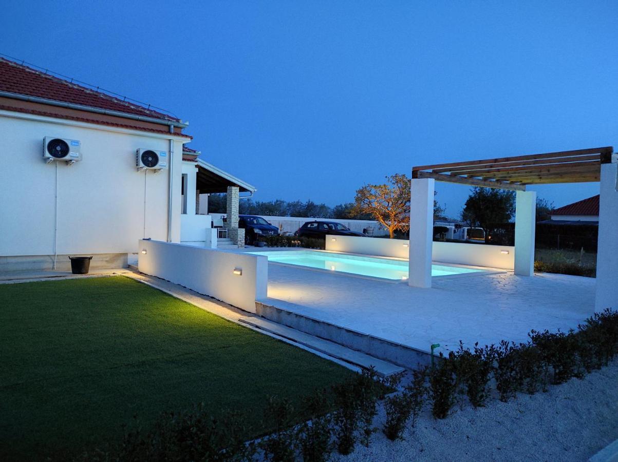 Holidayhouse Alirio With Heated Pool. Врси Екстериор снимка
