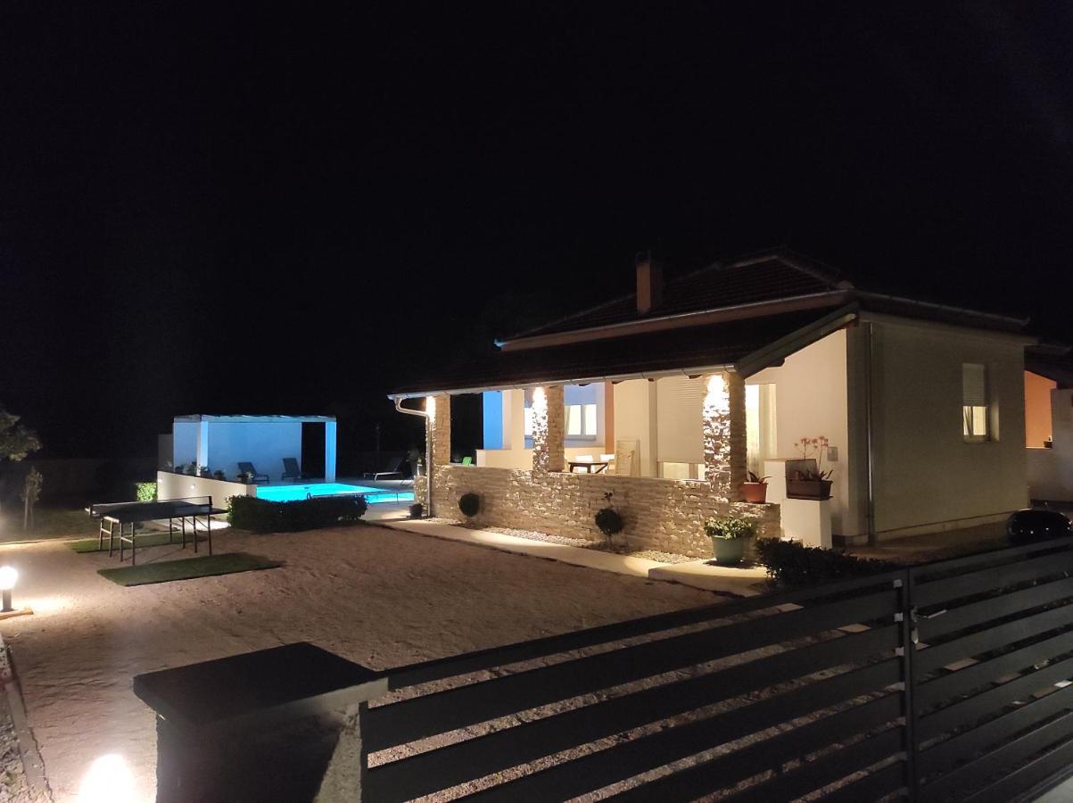 Holidayhouse Alirio With Heated Pool. Врси Екстериор снимка