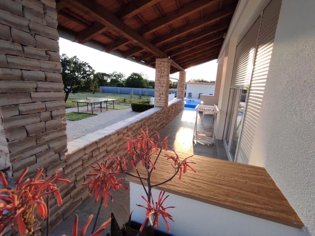 Holidayhouse Alirio With Heated Pool. Врси Екстериор снимка